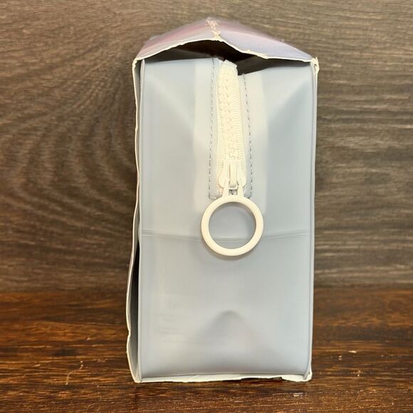 Living Proof Curly Hair Essentials travel-size set, four mini products plus bag - Picture 9 of 11